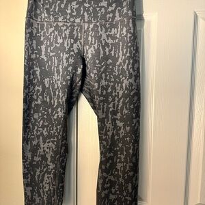 Lululemon Athletica Gray Patterned Leggings